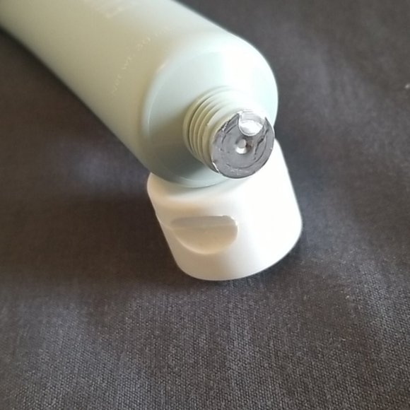 Evio Beauty Pore-Fect Primer - Picture 4 of 4